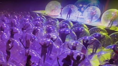 Bubble Konser ala The Flaming Lips: Inovasi Baru Nonton Konser